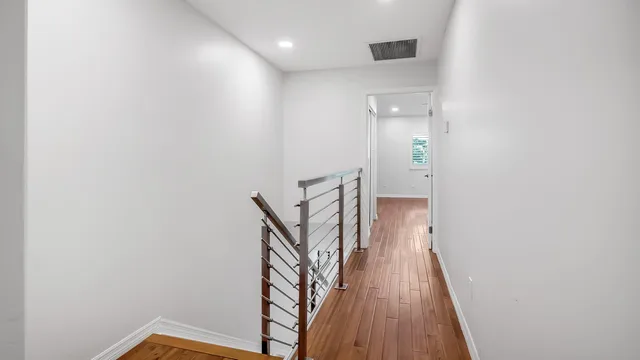 Unit 5150 photo 26