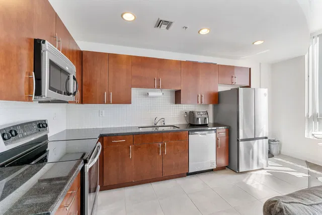 The Edge Unit 916 photo 6