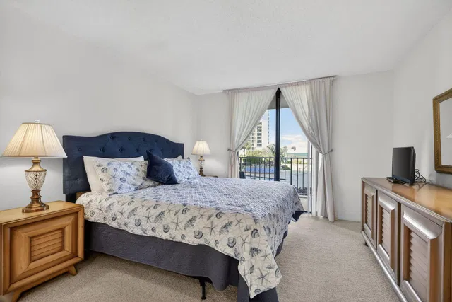 Unit 204 photo 11