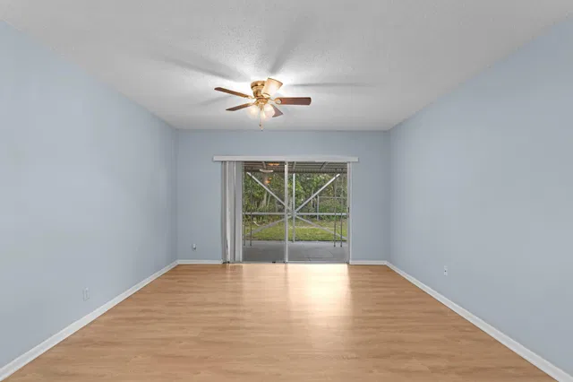 Unit 86 photo 6
