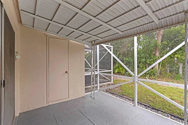 Unit 86 photo 15