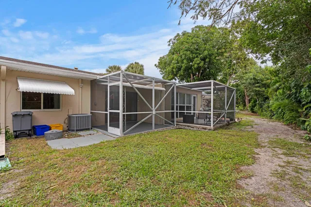 Unit 86 photo 16
