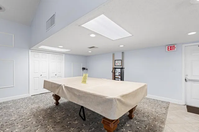 Unit 86 photo 27