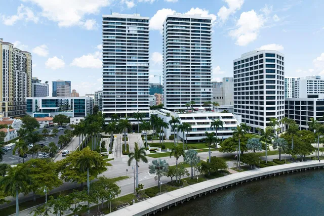 The Plaza of The Palm Beaches Unit 20b/c photo 4