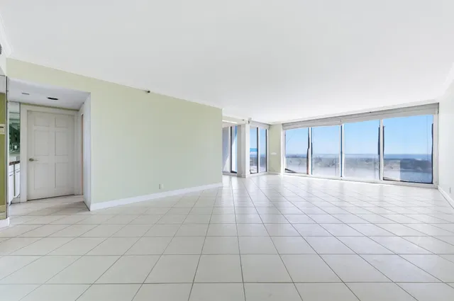 The Plaza of The Palm Beaches Unit 20b/c photo 5