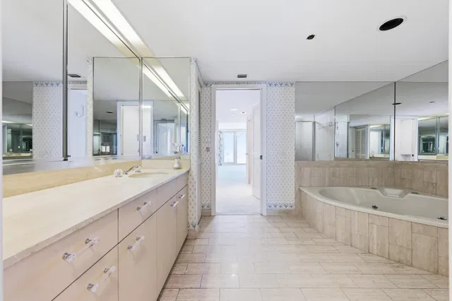The Plaza of The Palm Beaches Unit 20b/c photo 16