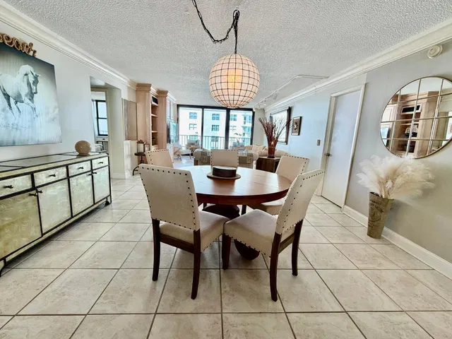 Unit 5110 photo 10