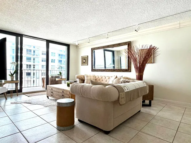 Unit 5110 photo 15