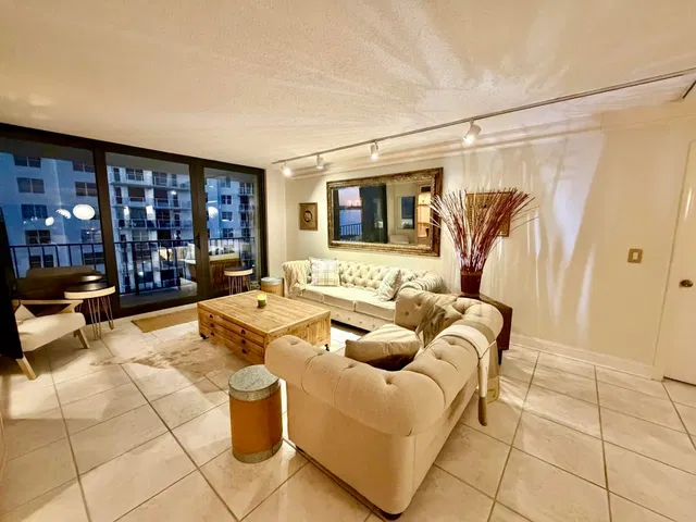 Unit 5110 photo 16
