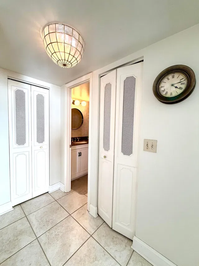 Unit 5110 photo 30