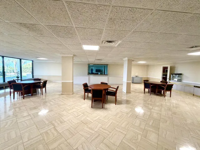 Unit 5110 photo 45