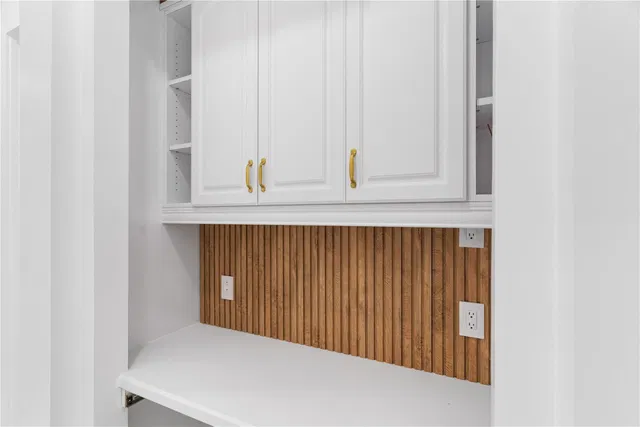  Residence photo 8