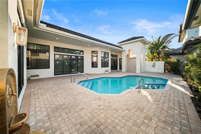  Residence photo 17
