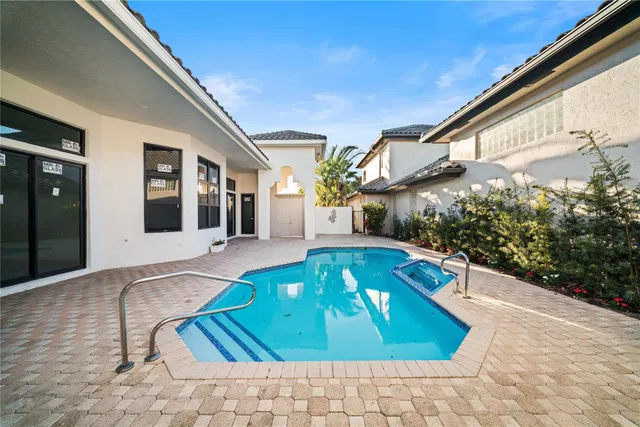  Residence photo 18