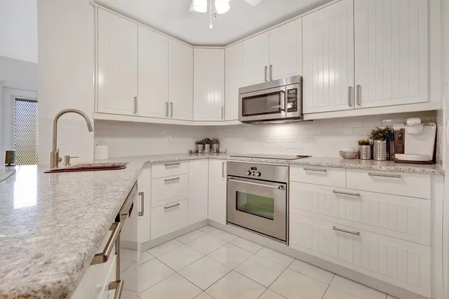 Unit 202 photo 9