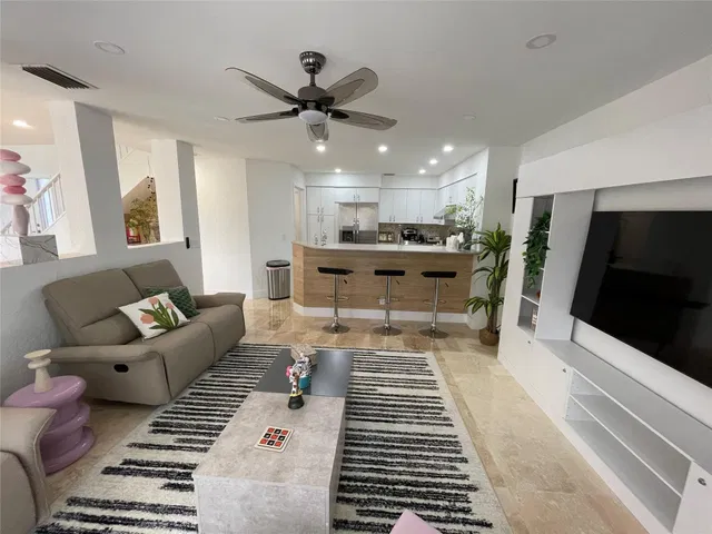  Residence photo 7