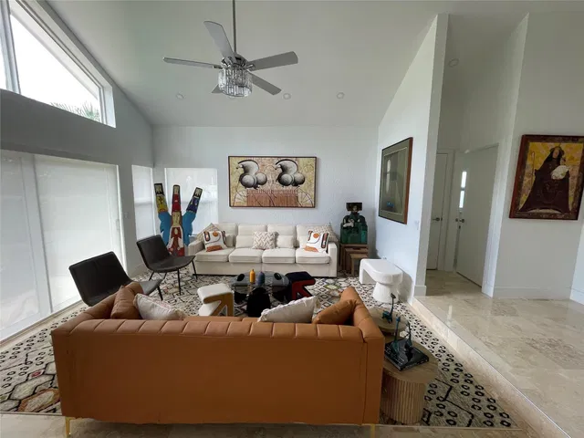  Residence photo 11