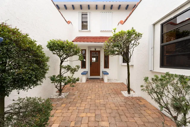 Residence photo 12