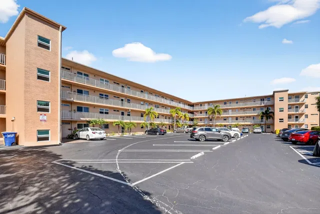 Unit 204 photo 2
