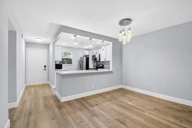 Unit 204 photo 4