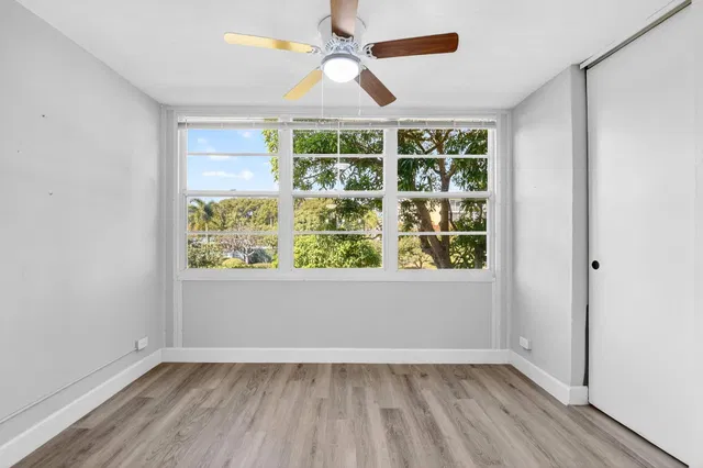 Unit 204 photo 8