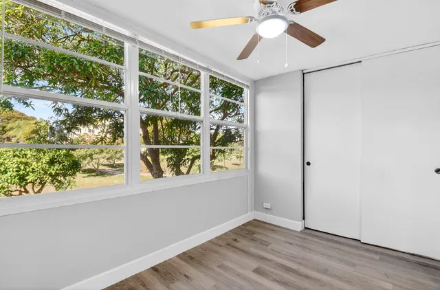 Unit 204 photo 9