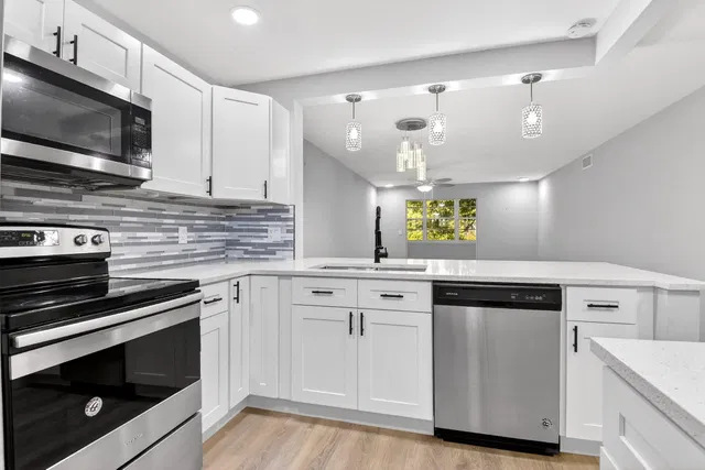 Unit 204 photo 13