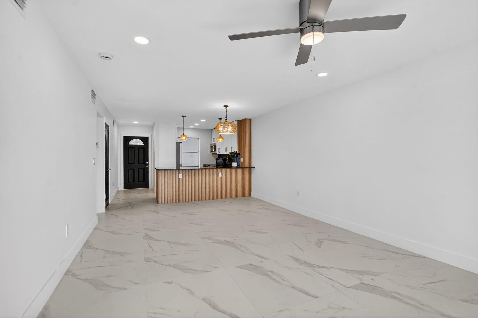  Unit 425 photo 15