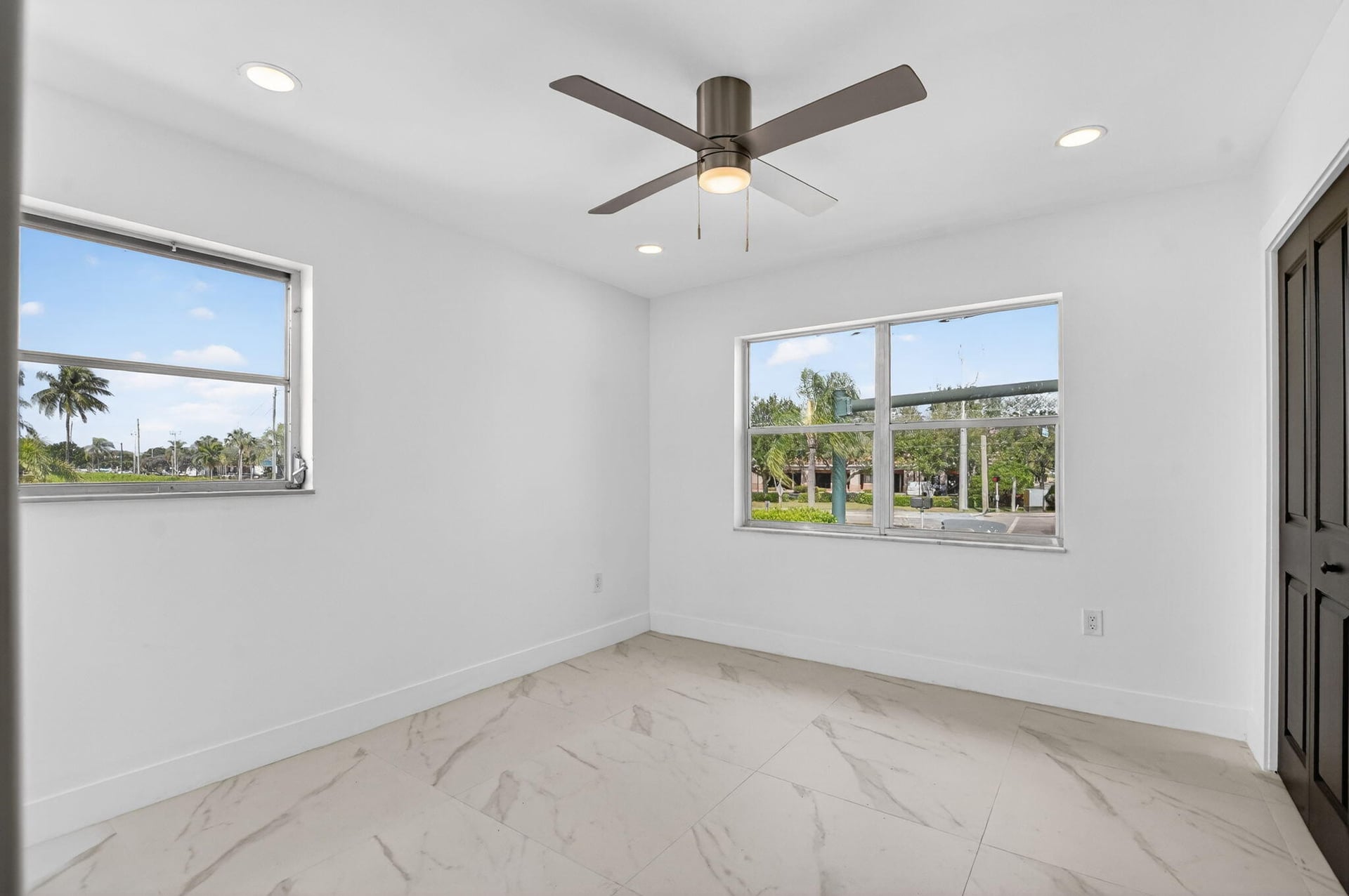  Unit 425 photo 25