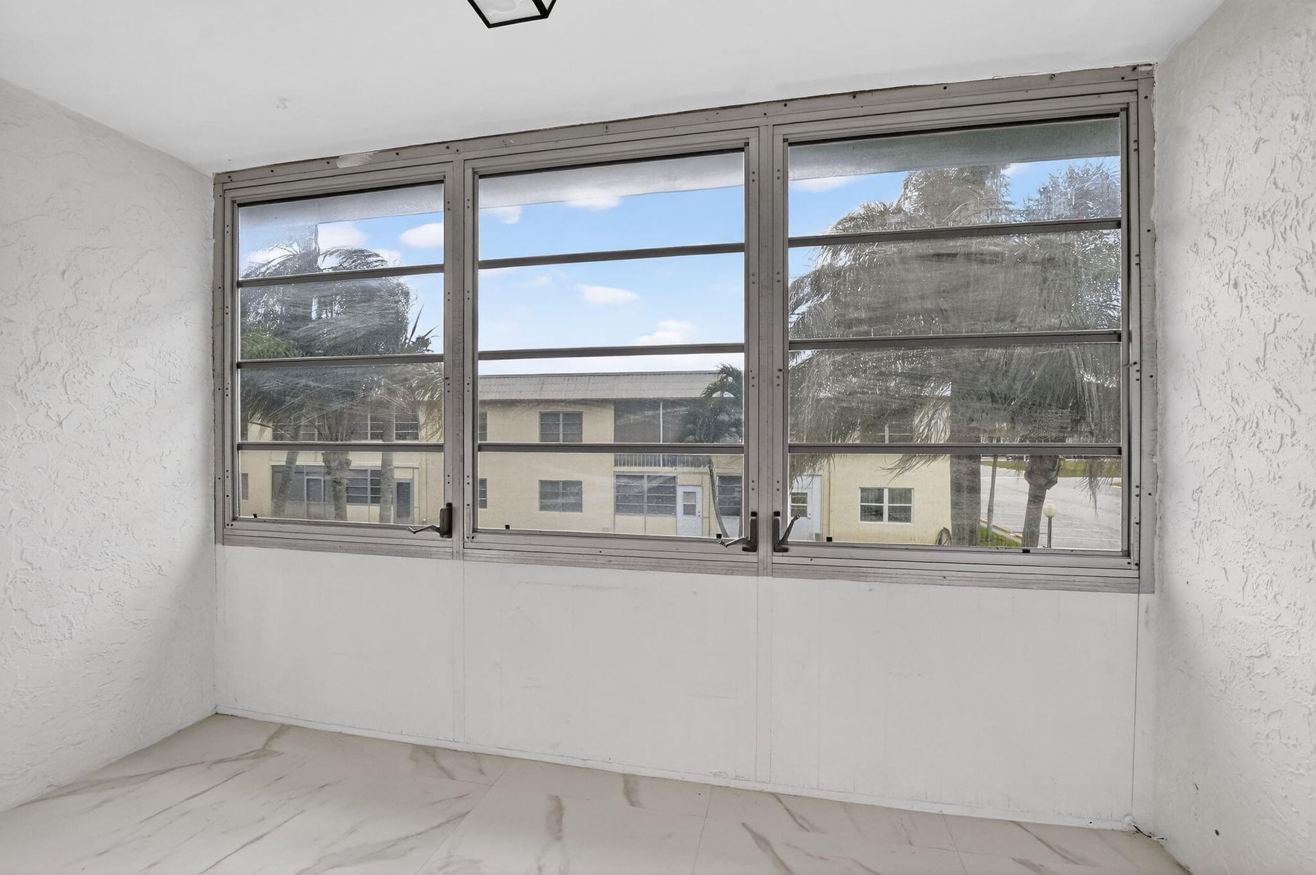  Unit 425 photo 29