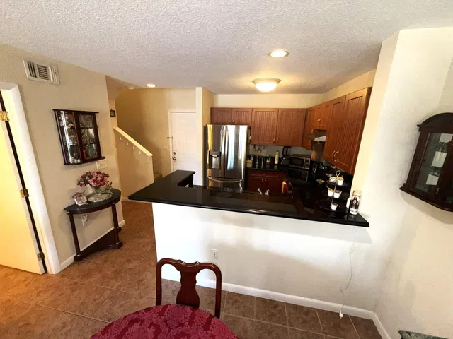  Unit 1106 photo 4