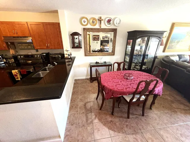  Unit 1106 photo 7