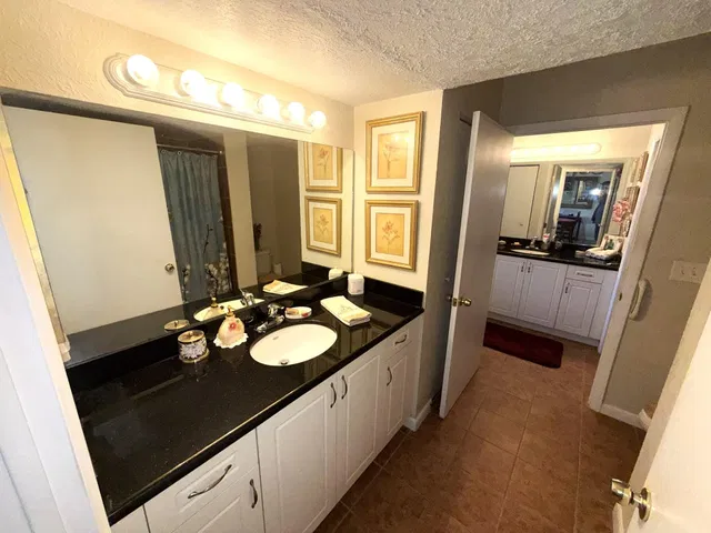  Unit 1106 photo 12