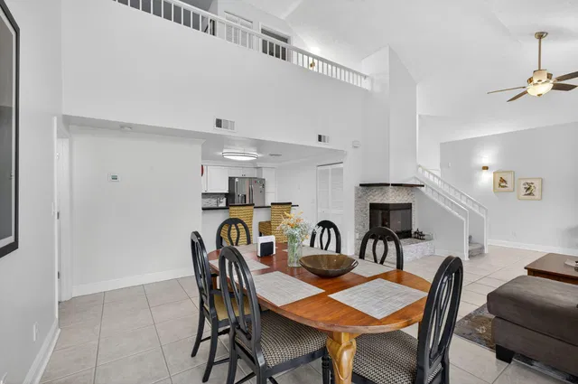 Unit 1609 photo 11