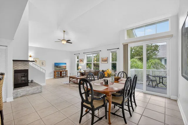 Unit 1609 photo 12