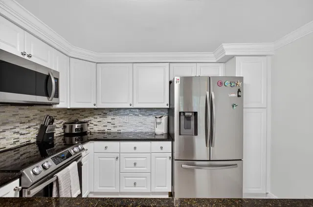 Unit 1609 photo 15