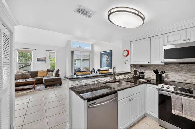 Unit 1609 photo 16