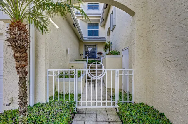Residence photo 5