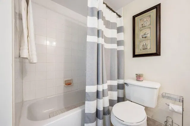 Unit 1110 photo 8