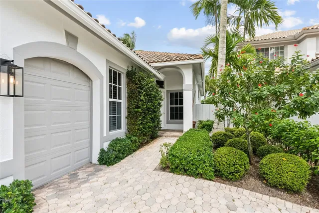 Residence photo 2