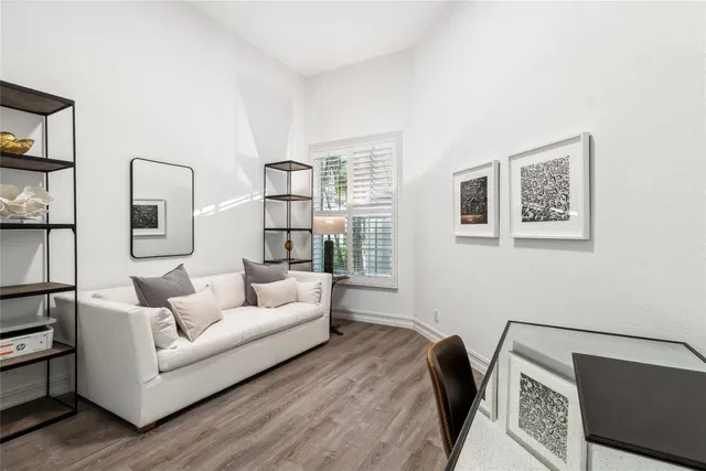 Residence photo 17