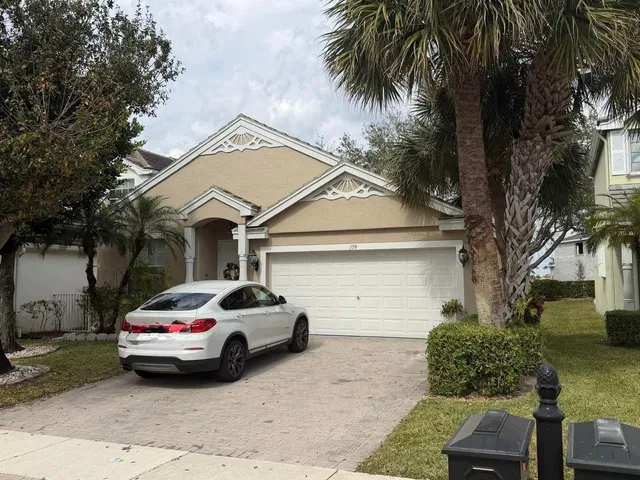 Residence photo 2