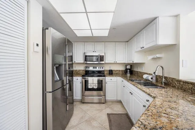 Unit 1110 photo 5