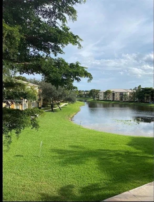 Unit 1110 photo 20