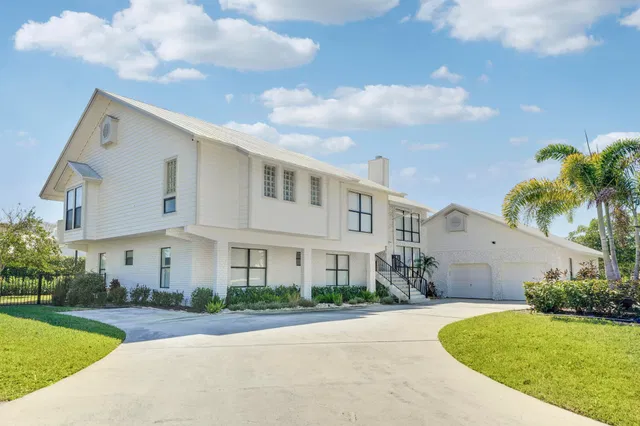 Residence photo 2