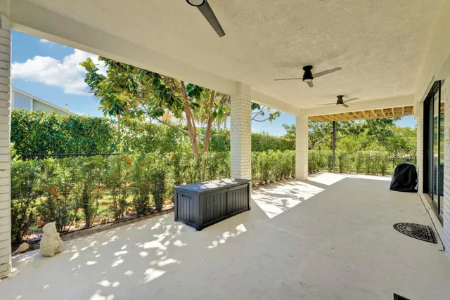 Residence photo 61