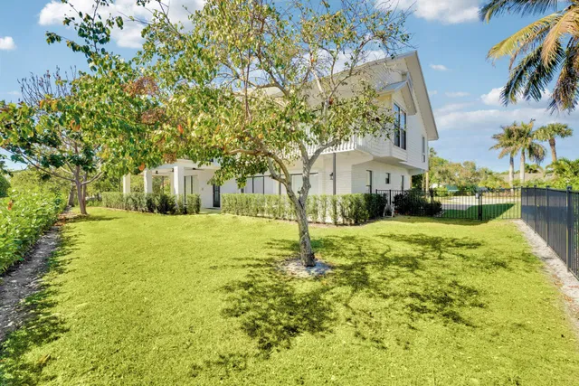 Residence photo 62