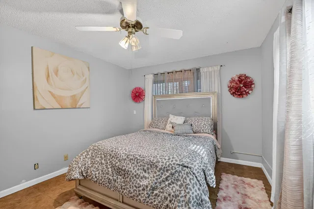 Residence photo 18