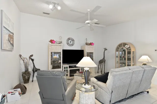 Residence photo 18