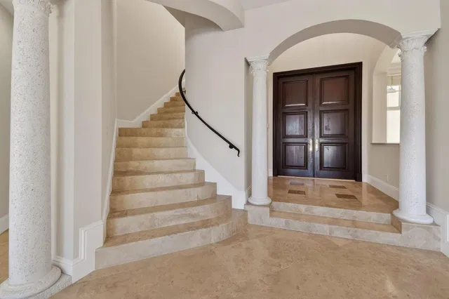 Golden Harbour Residence photo 30